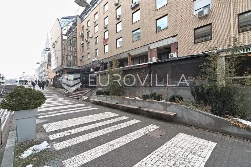 Osijek, Centar, prodaja opremljenog ugostiteljskog objekta, blizina promenade