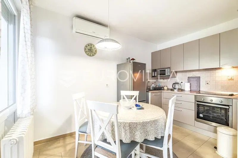 Zagreb, Vrapče, furnished two bedroom apartment with balcony, 69 m² – 3