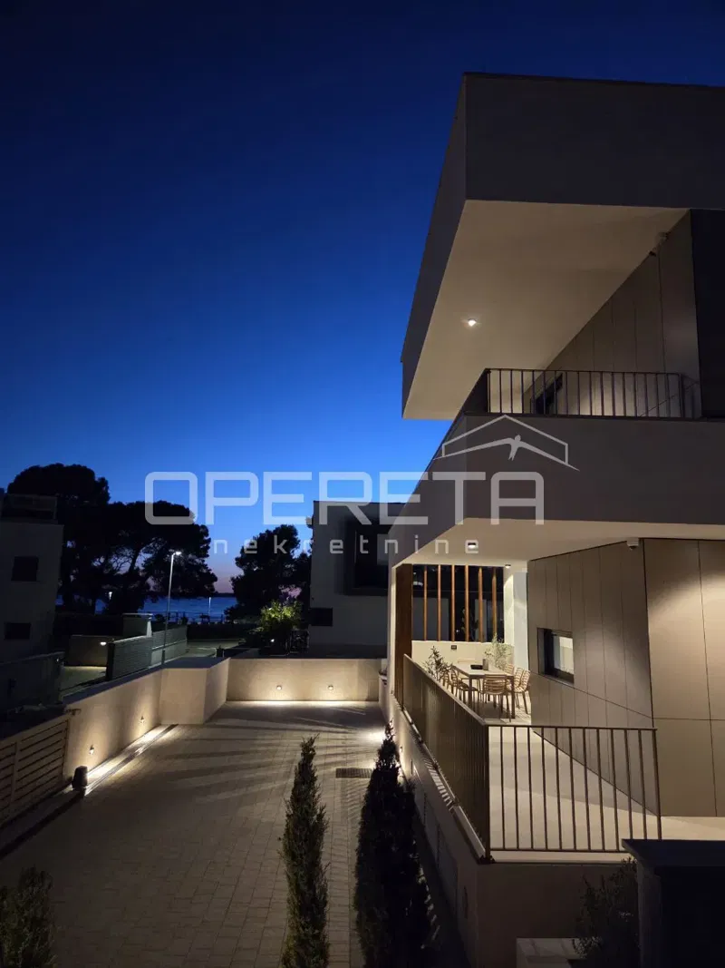Istria, Fažana – villa indipendente con piscina, 50 m dalla spiaggia, 4 camere da letto, 350 m² – 3