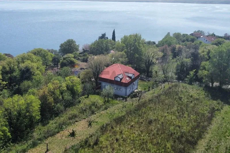 Kuća u šumi - 75 m do mora - Svrdlac Ivandići