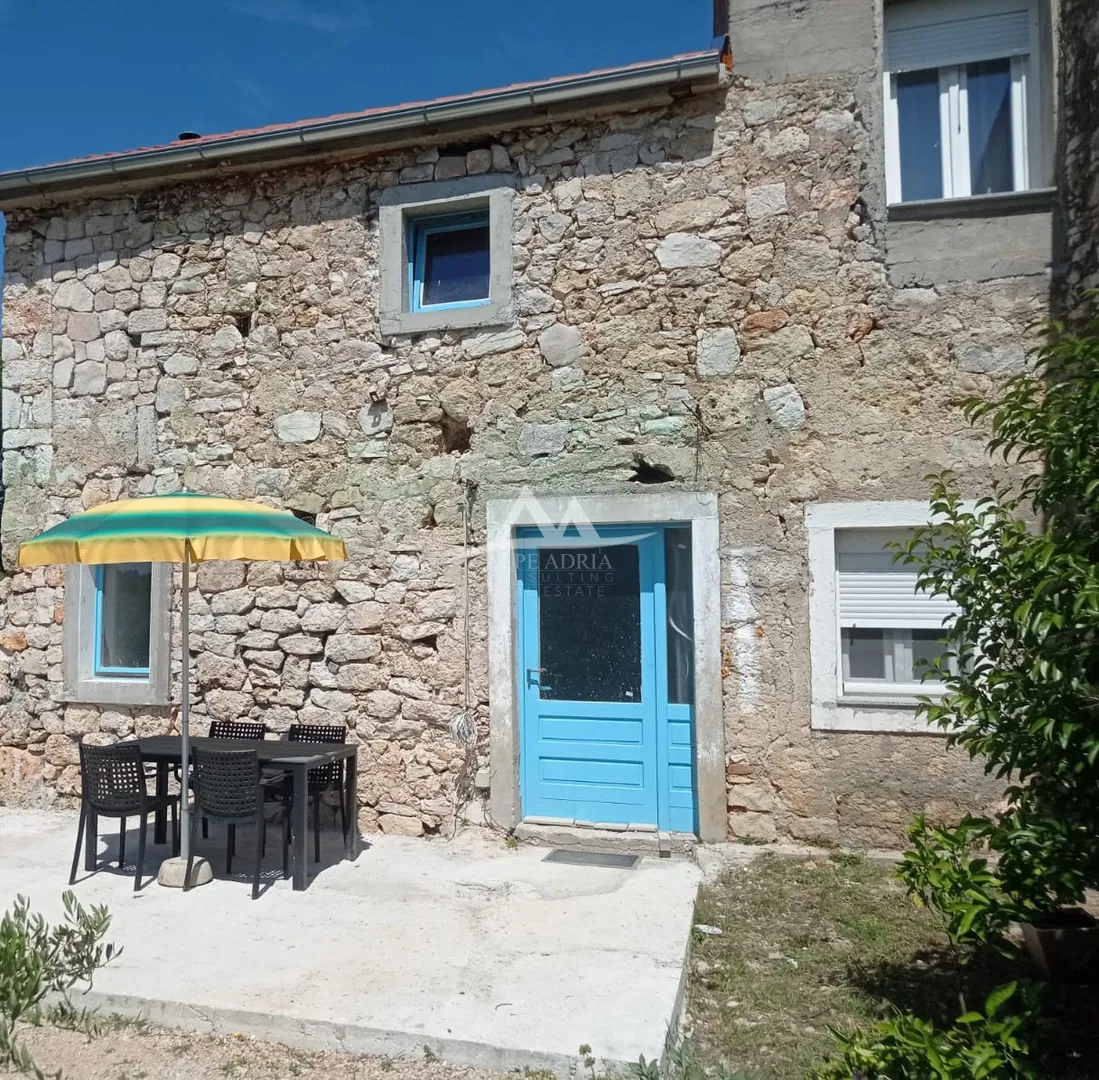 BANJ - ADAPTIRANA KAMAENA KUĆA 50 M2 PLUS RUŠEVINA 81 M2 - 1850.000 €