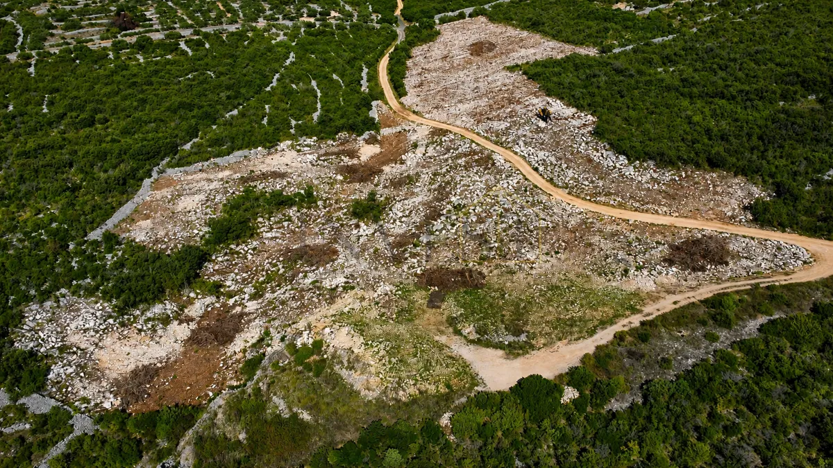 POLJOPRIVREDNO ZEMLJIŠTE – DONJE SELO, OTOK ŠOLTA | 25.000 m²