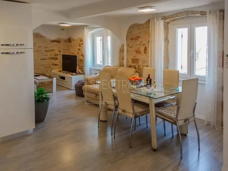 Vabriga, kuća sa 3 stana