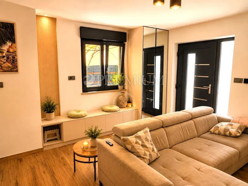 Mesto Krk, apartma v pritličju z lastno okolico! – 3