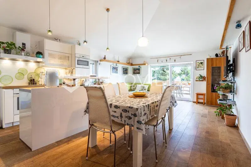 Split, Meje, four-room apartment in a great location with a view of the sea – 2