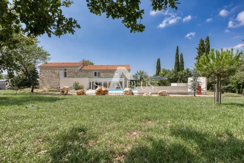 Istrien, Region Poreč - Einzigartige Steinvilla auf einem 7000 m² großen Grundstück