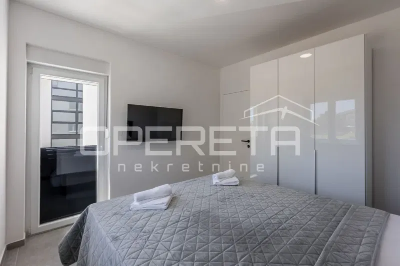 Casa con 5 appartamenti, 90 m dal mare, Rogoznica – 3