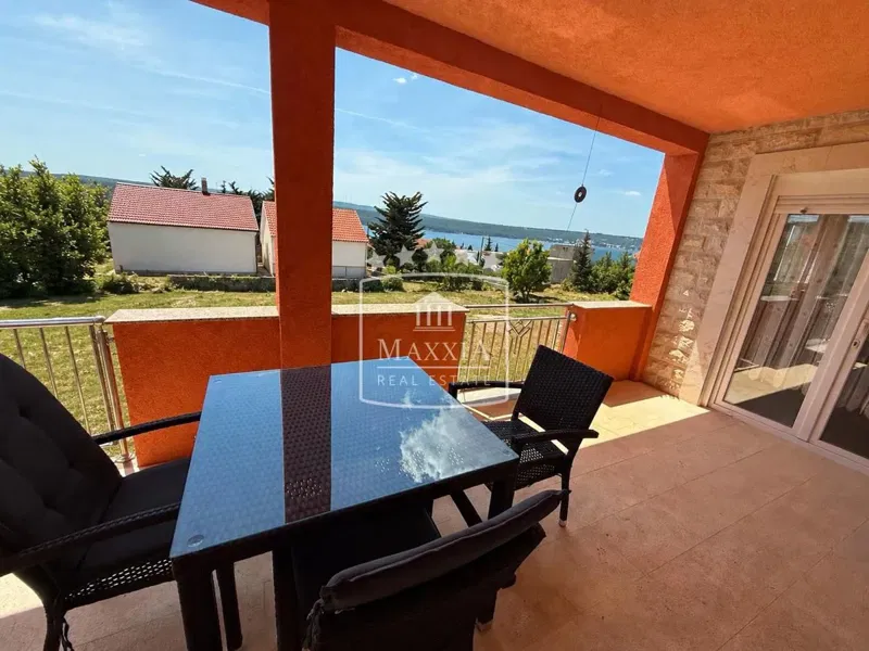 Kruševo - Kuća 223m² s bazenom i panoramskim pogledom na more! 420000EUR