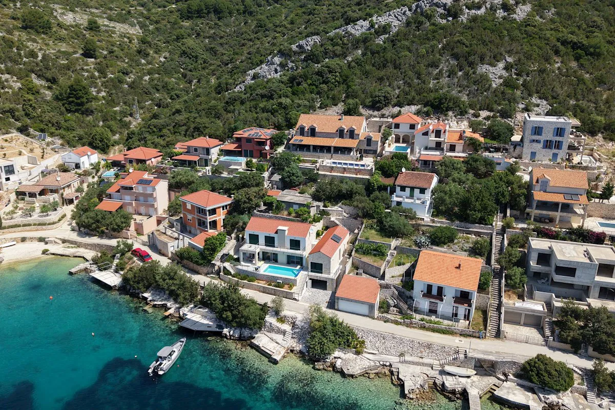 Ház: Trogir, 280,00 m2, első sor a tengerhez