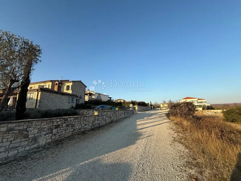 Építési telek Sveti Lovreč, 1.520m2