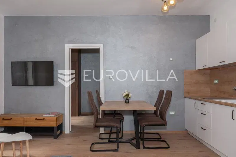 Rijeka, Centre, five-room apartment of 97 m² with two separate residential units for long-term rent – 2
