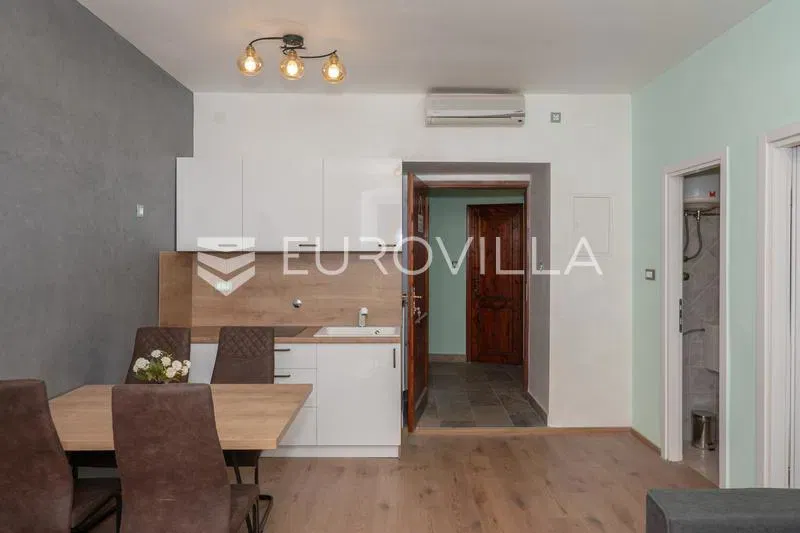 Rijeka, Centre, five-room apartment of 97 m² with two separate residential units for long-term rent – 3
