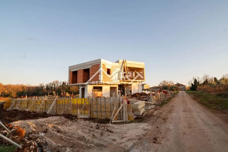 Novigrad okolica, dvojna kuća na mirnoj lokaciji – 3