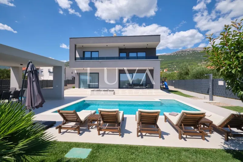 Kaštel Stari, 324 m² Villa with Pool and Sea View for Sale – 2