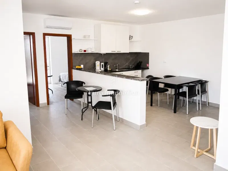 Two-Bedroom Apartment with Swimming Pool Near Pula – 2