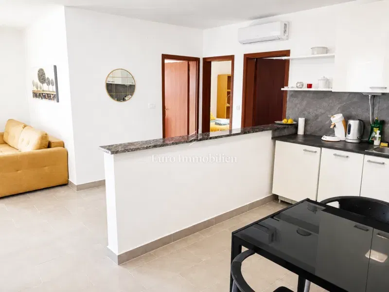 Two-Bedroom Apartment with Swimming Pool Near Pula – 3