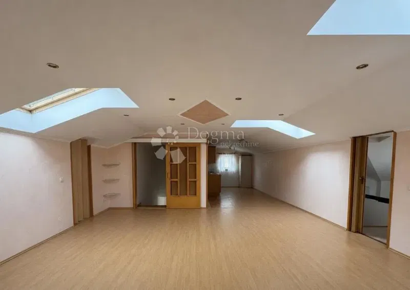 Locale commerciale Kozala, Rijeka, 108m2 – 2