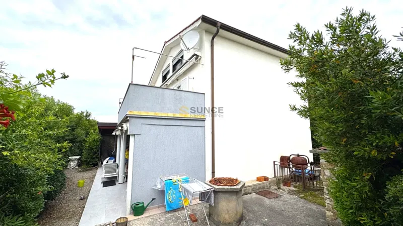 Città di Krk – Casa indipendente con due appartamenti! Occasione!