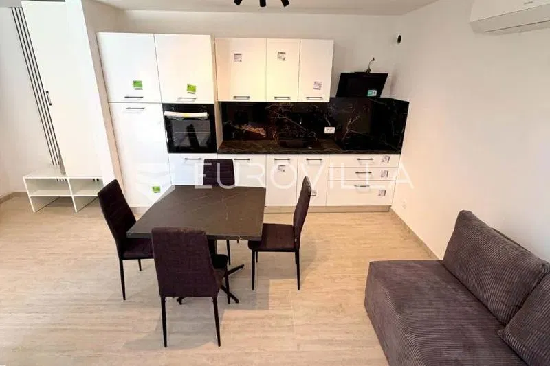 Istria, Novigrad, furnished apartment with large terrace and parking space – 2