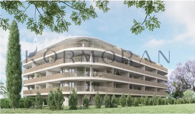 Stan s terasom i garažom u Umagu