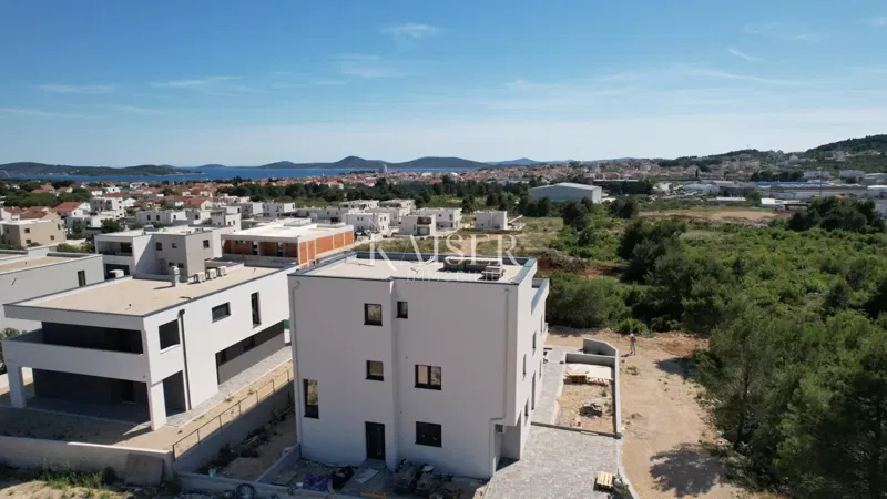 Vodice, Šibenik - Elite mezonetový apartmán so strešnou terasou a vírivkou – 2