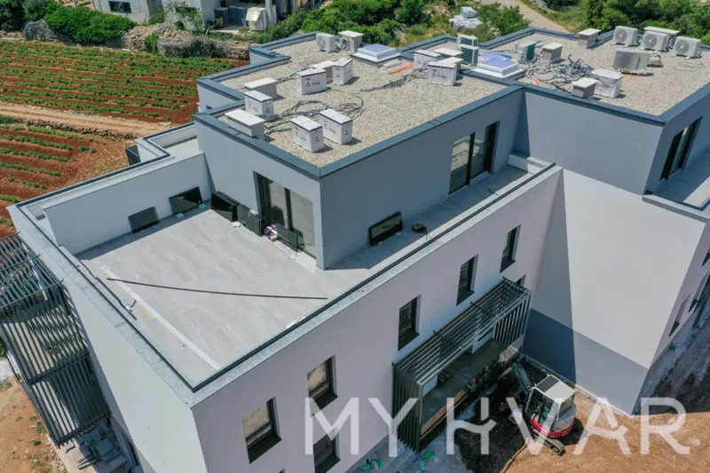Dvoetažni Penthouse u Vrboskoj S8b