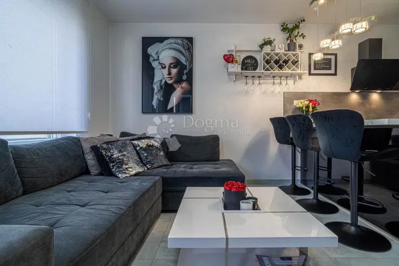 EXCLUSIVE - Modern two-room apartment with parking space – 2