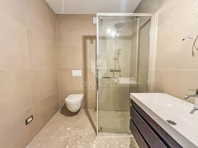 Novigrad, new building, modern apartment with garden! – 3