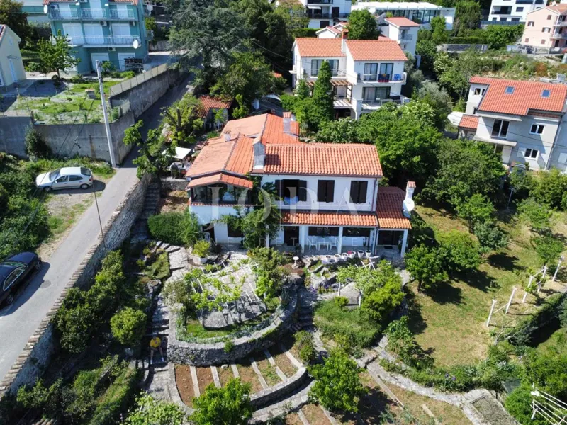 Family House with Spacious Garden and Panoramic Kvarner Bay View – 3
