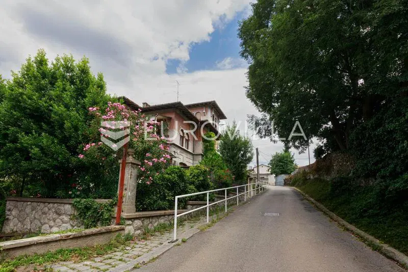 Rijeka, first-floor apartment in a beautiful Austro-Hungarian villa with a large terrace – 2