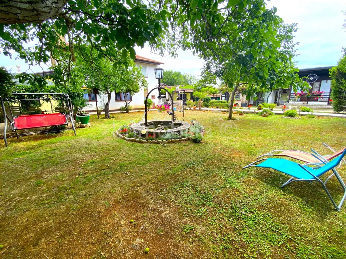 SAMOSTOJEĆA KUĆA + 2 APARTMANA , 1500 m2 OKUĆNICE , ŠIŠAN !