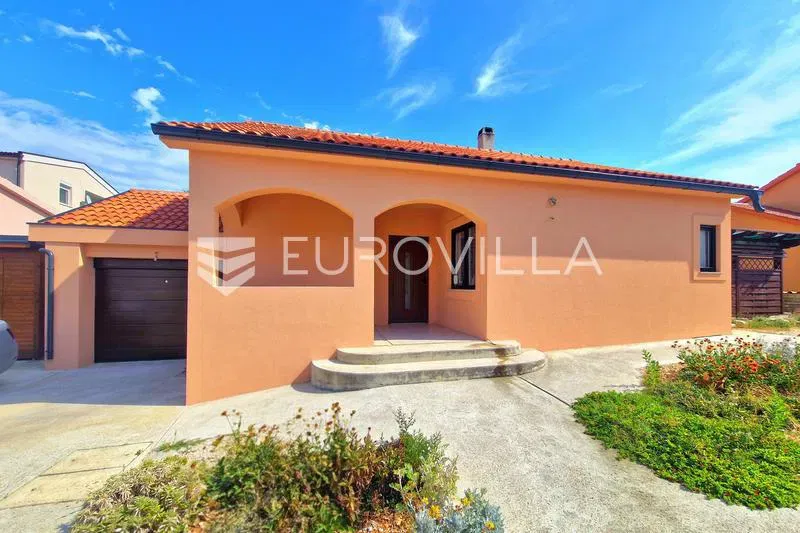 Vir, Detached House with Garage and Mediterranean Garden, Only 120 m from the Sea – 3