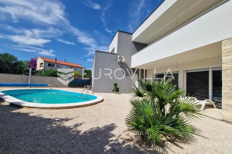 Vir, 4-Bedroom House with Pool and Garage in the Center – 2