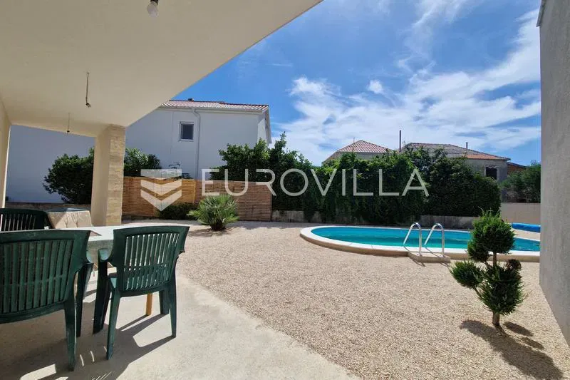 Vir, 4-Bedroom House with Pool and Garage in the Center – 3