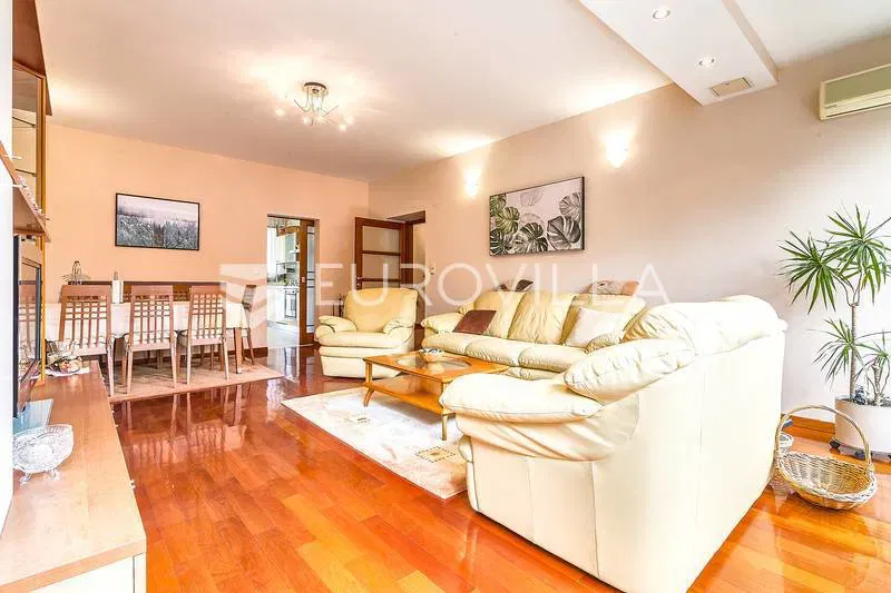 Vukovićeva street, beautiful two bedroom apartment 91 m² for rent – 3