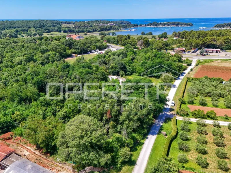 Istria, Poreč - Investment land for 8 residential buildings - excellent location – 2