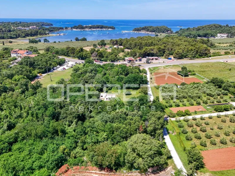 Istria, Poreč - Investment land for 8 residential buildings - excellent location – 3