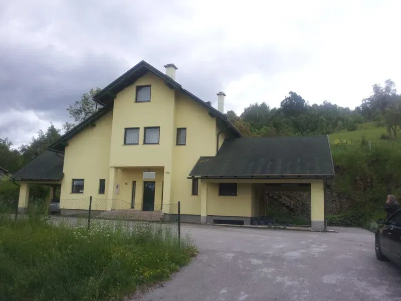 Gorski kotar, Vrbovsko, stambeno - poslovna građevina 296 m2 prodaja