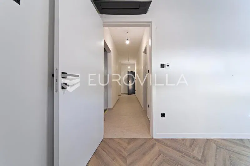 Osijek, Donji Grad - Modern Three-Bedroom Ground Floor Apartment with Private Garden – 3