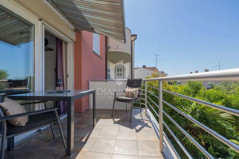 Appartamento completamente arredato con terrazza e posto auto – 2