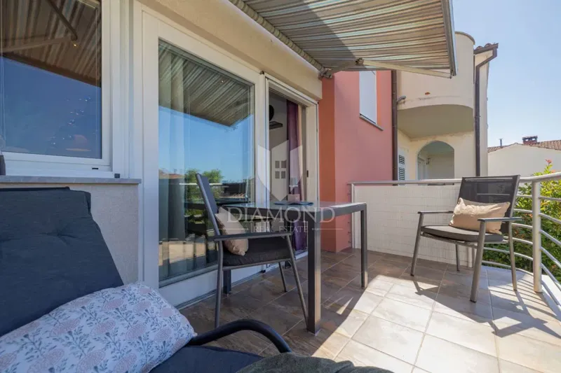 Appartamento completamente arredato con terrazza e posto auto – 3