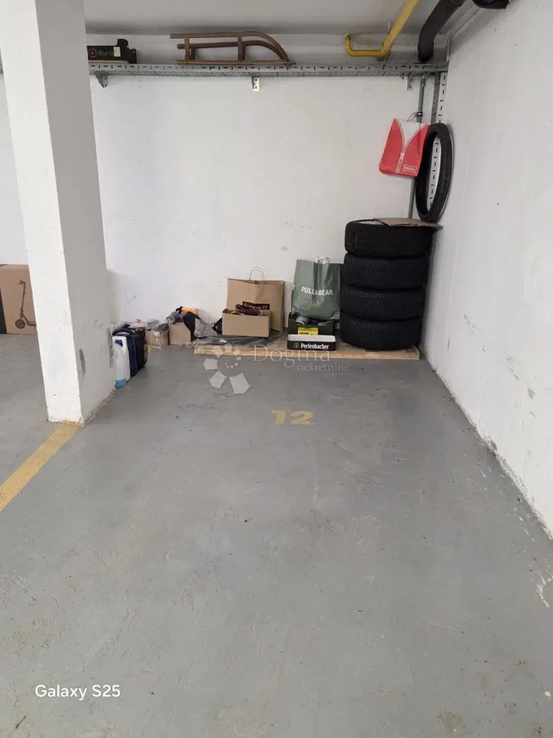 Garage Dugo Selo - Centar, Dugo Selo, 12,34m2 – 2