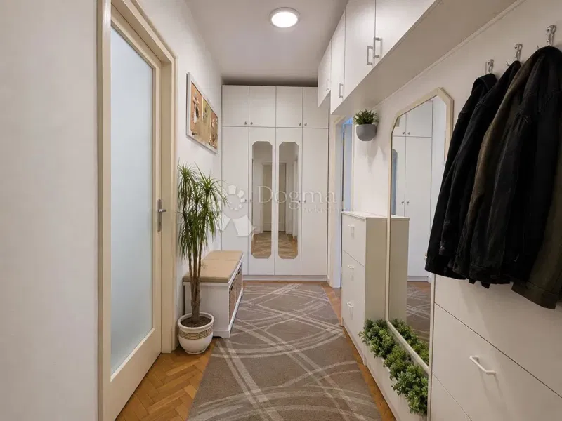 Lakás Donji grad, Donji Grad, 140m2 – 3