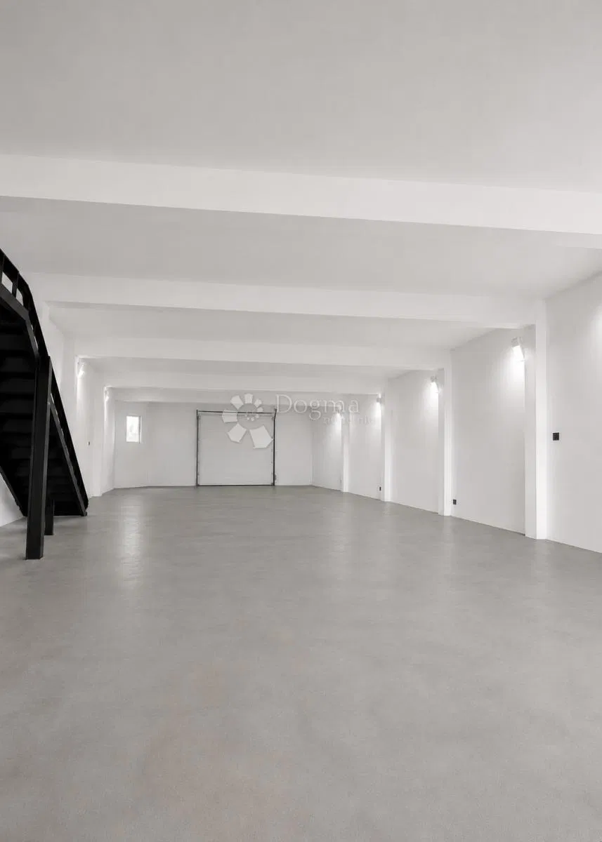 Lokal użytkowy Industrijska Zona (Čepinska), Osijek, 600m2