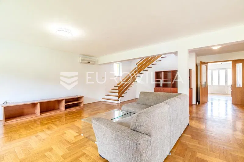 Zagreb, Jazbina, detached house with garden and yard, 2 garages – 3