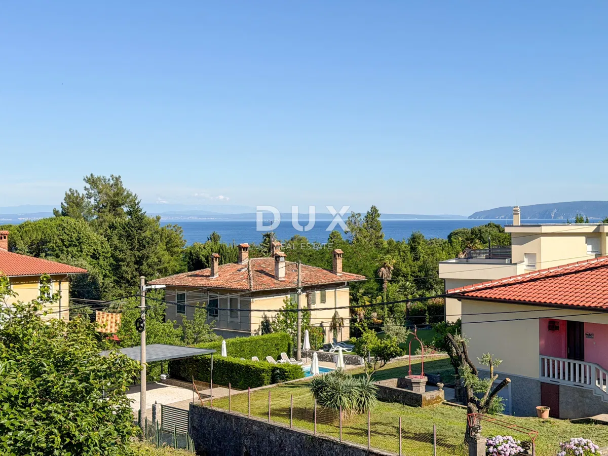 OPATIJA, LOVRAN - Casa indipendente con terreno di 1250 m2 con vista mare a soli 300 m dal centro