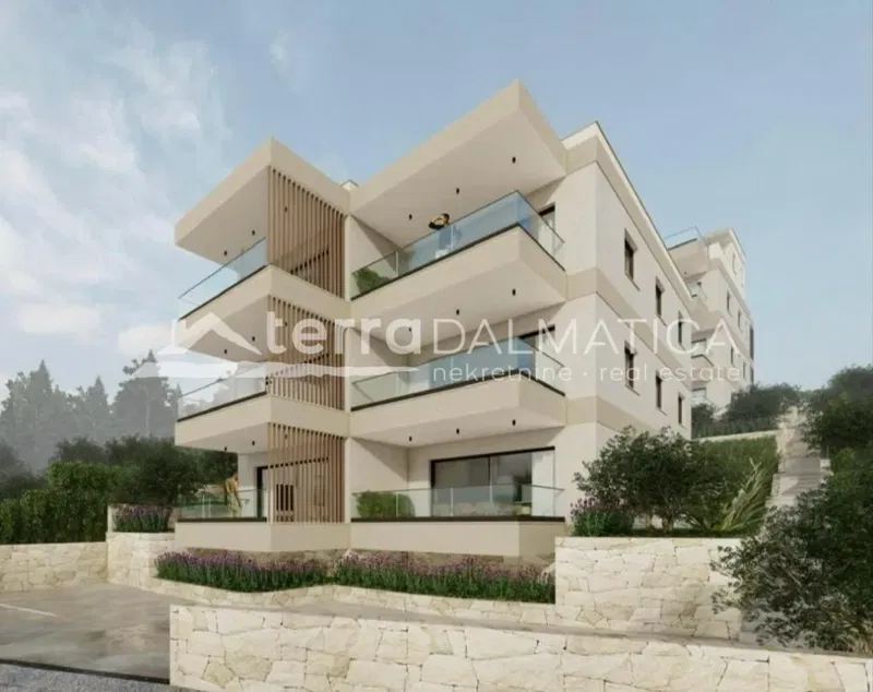 Apartment on the island of Ciovo with a garden and 2 parking spaces – 2