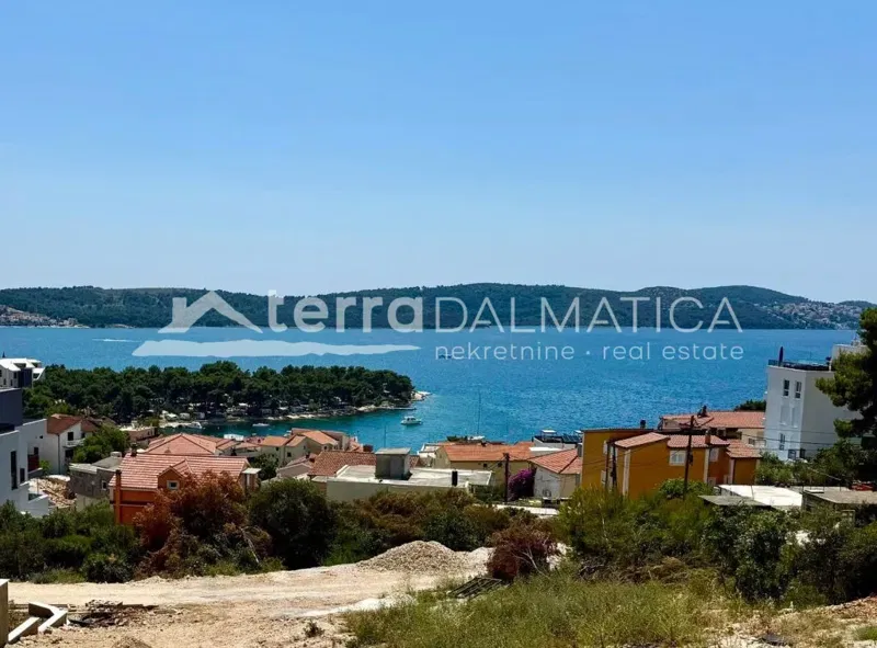 Apartment on the island of Ciovo with a garden and 2 parking spaces – 3