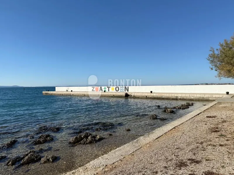 ZATON-GRAĐEVINSKO ZEMLJIŠTE 100 M OD PLAŽE