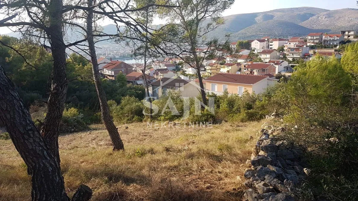 Čiovo/Građevinsko zemljište s pogledom na Trogir